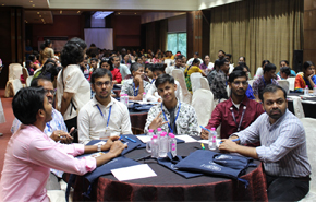 Siblings of Adults with deafblindness interacting during a network meeting at National Conclave